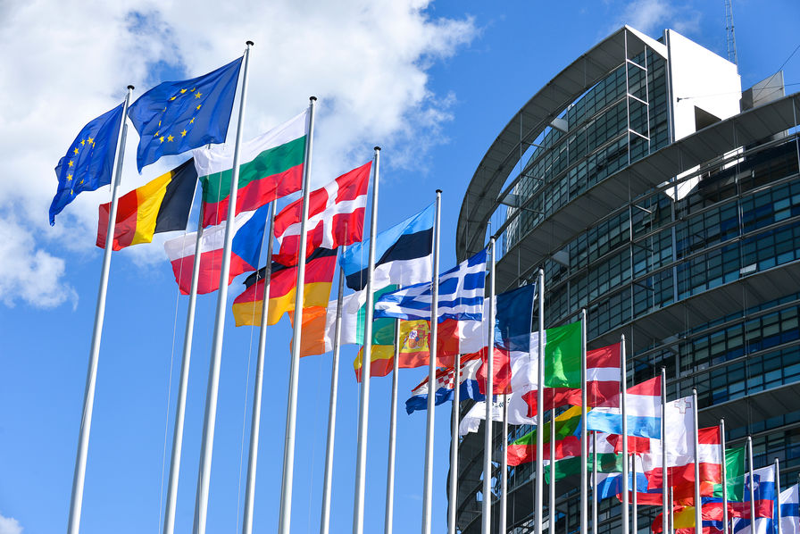 Marque qui prépare sa conformité à la réglementation numérique européenne