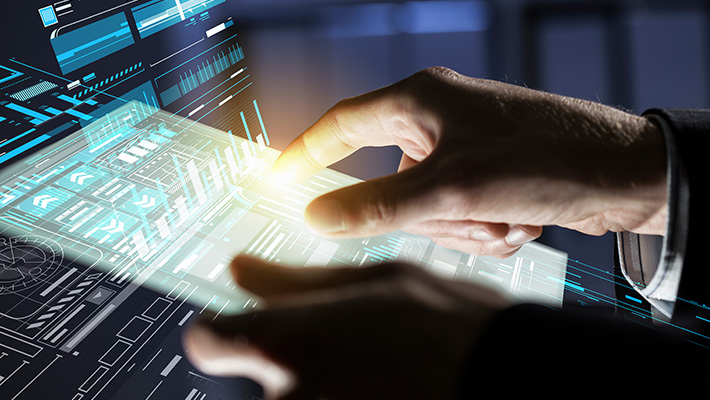 Mains sur une interface holographique de supervision et de maintenance d'un site web