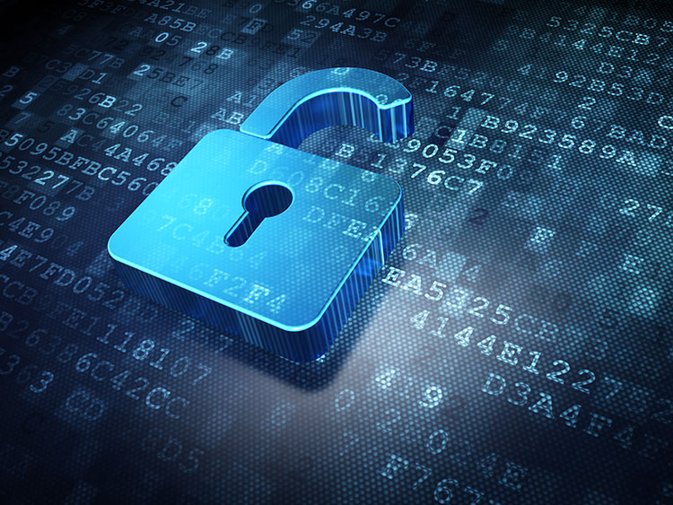 Cadenas ouvert posé sur un flux de code binaire bleu